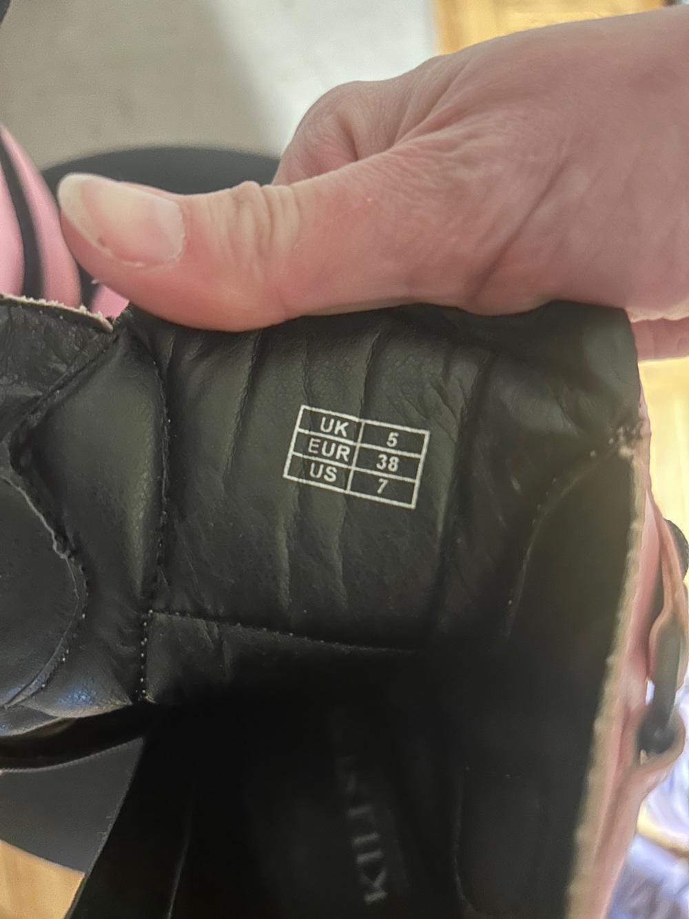 PINK BROOM RIDER BOOTS Killstar - Picture 5 of 6